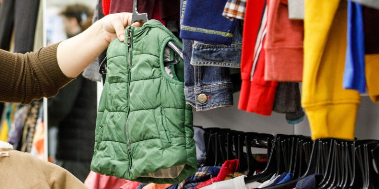 Ven a la segunda edición del Mercado de abrigos y ropa de invierno de segunda mano en Solidança