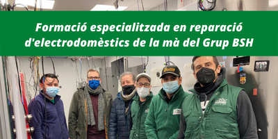 L’equip del taller de RAEE de Solidança rep formació especialitzada de la mà del Grup BSH