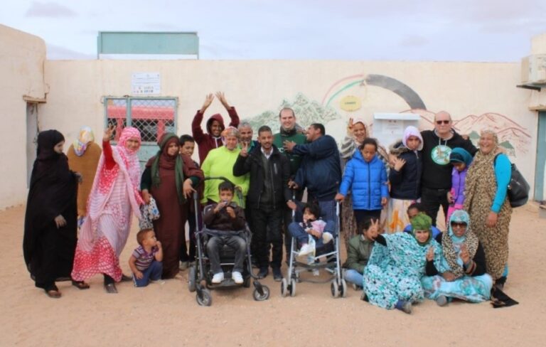 Els abrics de Solidança/ Roba Amiga arriben al poble Sahrauí