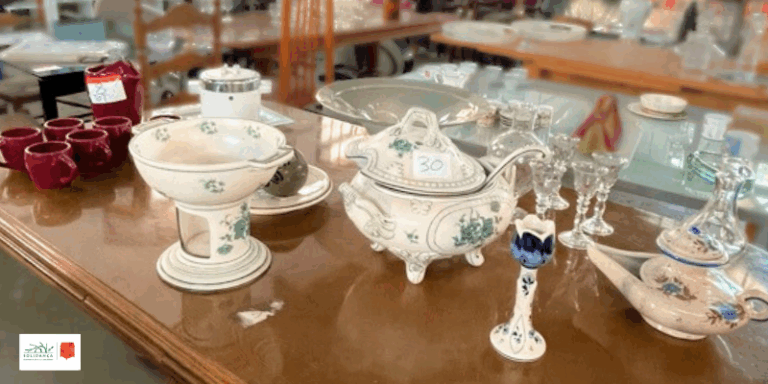 ¿Buscas muebles Vintage? Descubre el Mercado de Antigüedades en la Nau de Solidança