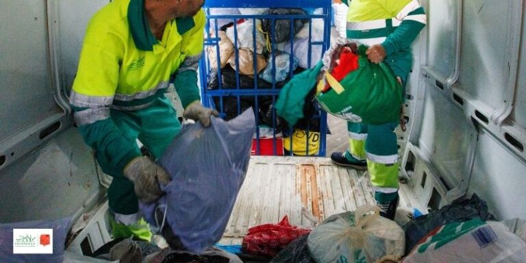 Tres anys del servei “Porta a Porta” de recollida de roba a Barcelona 